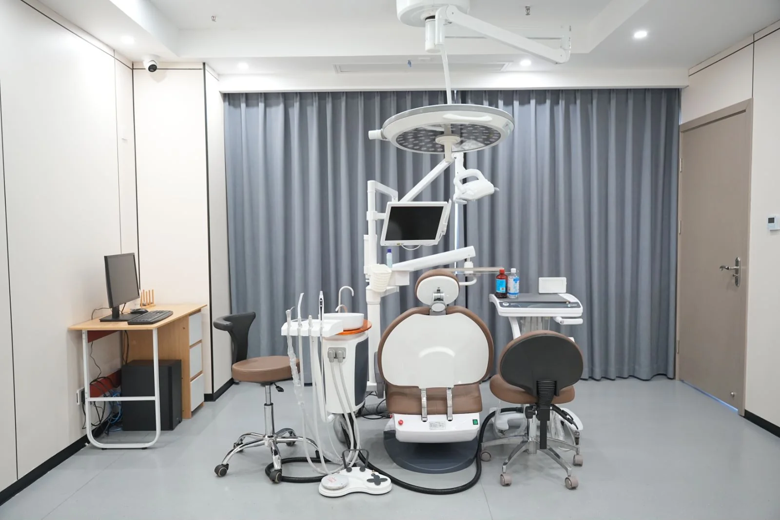 KS-R3 clean white clinic reference